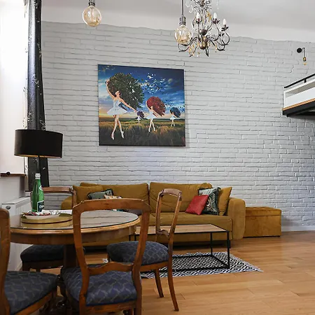 Bc7 Apartment