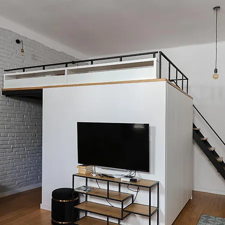Bc7 Apartment *