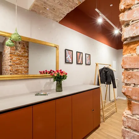 Apartment Quiet Luxury On Florianska Krakow