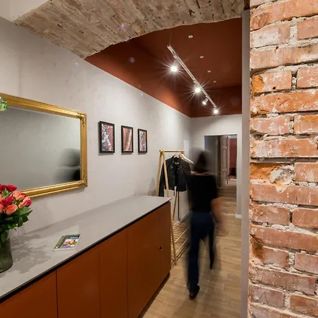 Quiet Luxury On Florianska Apartment