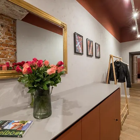 Apartment Quiet Luxury On Florianska Krakow