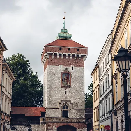 Apartment Quiet Luxury On Florianska Krakow
