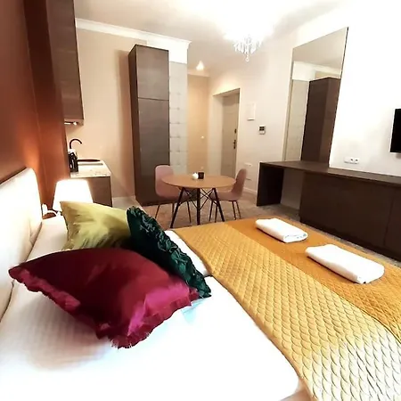 Luxury - Rakowicka 6 *