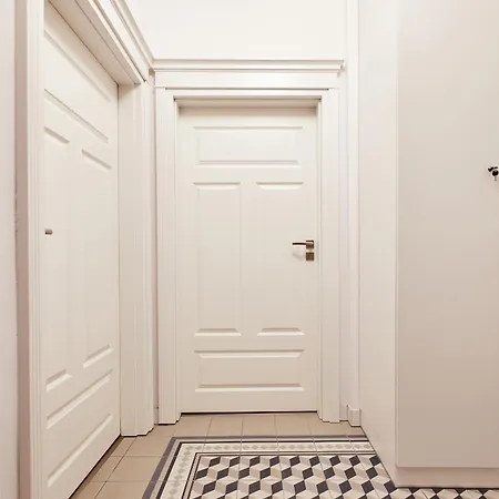 Apartman With A Balcony In Old Town