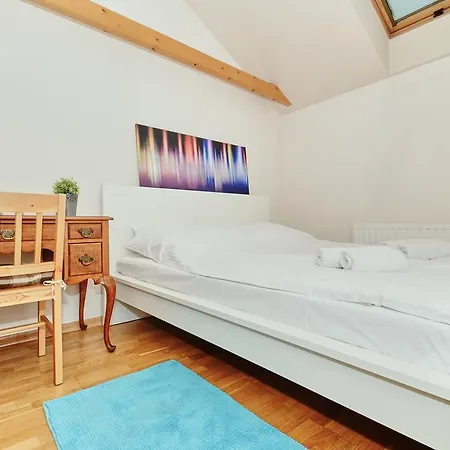 Singer Apartment *