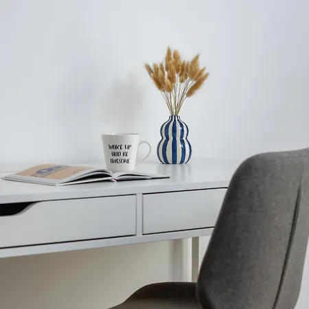Apartament Nowoczesny Z Parkingiem Na Alei Pokoju W Krakowie By Renters Kraków