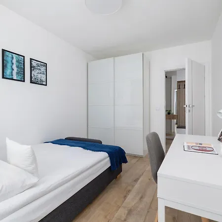 Apartament Nowoczesny Z Parkingiem Na Alei Pokoju W Krakowie By Renters *