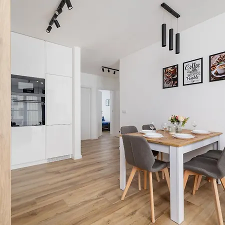 Nowoczesny Z Parkingiem Na Alei Pokoju W Krakowie By Renters Apartament *