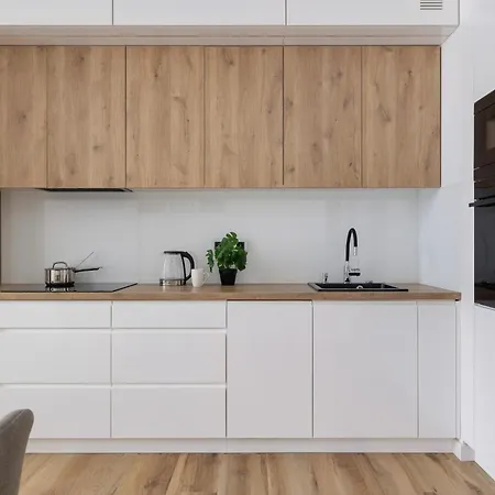 Apartament Nowoczesny Z Parkingiem Na Alei Pokoju W Krakowie By Renters *
