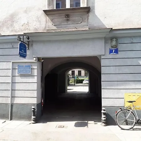 Apartment Centrally Located For 9 Guests Garbarska Krakow