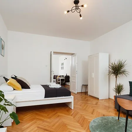Apartment Zwierzyniecka Ulica -stare -zamek Na Wawelu *