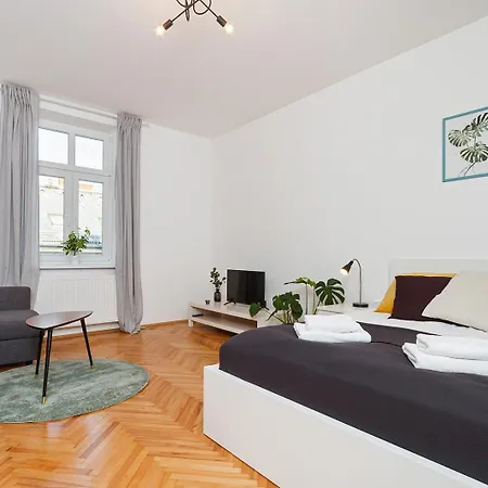 Zwierzyniecka Ulica -stare -zamek Na Wawelu Krakow