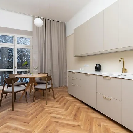 Apartment With Balcony - Rejtana 10