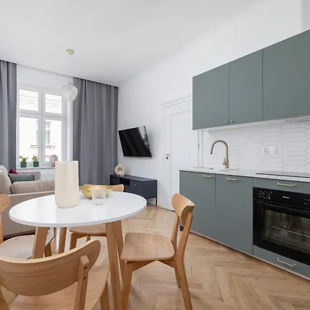 Apartment 4-bedroom - Private Sauna - Wielopole 7 *