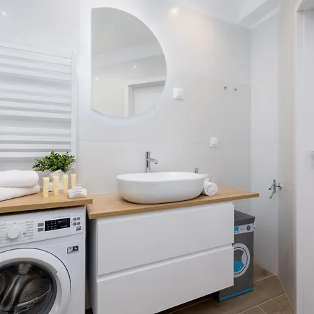 Apartment Rodzinny Z 2 Sypialniami & Klimatyzacja By Renters *
