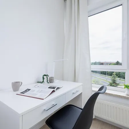 Apartment Rodzinny Z 2 Sypialniami & Klimatyzacja By Renters