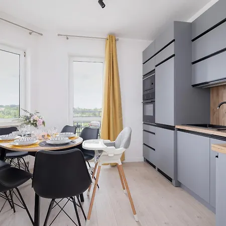 Apartment Rodzinny Z 2 Sypialniami & Klimatyzacja By Renters