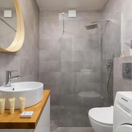 Dietla Apartament Z Klimatyzacja I Balkonem W Centrum Krakowa By Renters Krakow