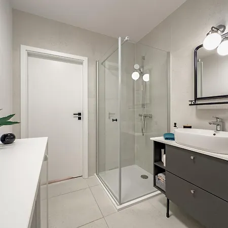 Apartment Klimeckiego Luxury 215 *
