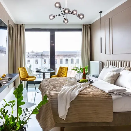 Fragola Rajska 3 - Modern Studios, Park 3*