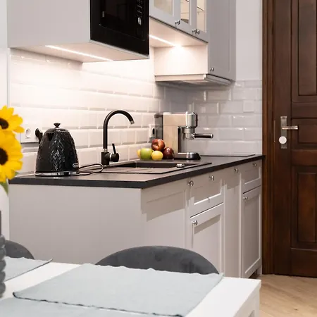 Vintage Charm In Old Town Jozefa Sarego A Apartment