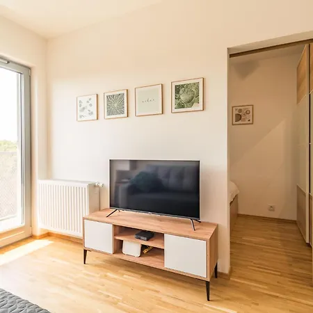 Old Town - Bus&tram Stops Nearby, Balcony - By Rentujemy Apartment *