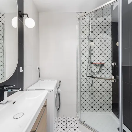 Old Town Modern Apartment