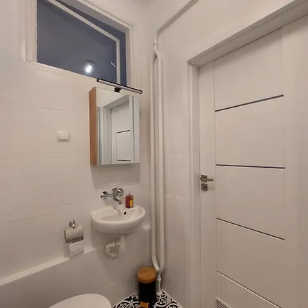 Aleja 29 Listopada Apartment