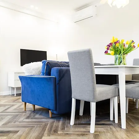 Apartament Househost : Sarego Street