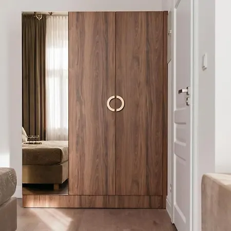 Deluxe Two-bedroom With Old Town View Kraków