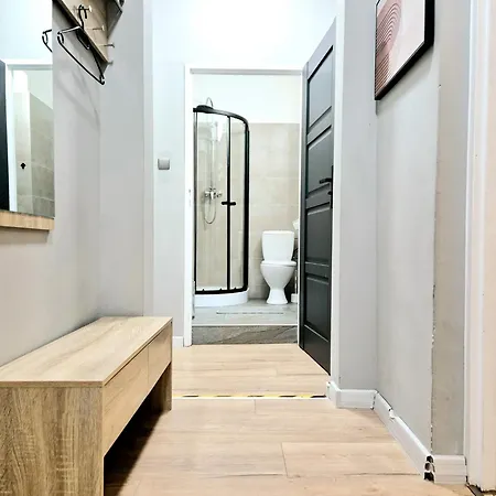 Hostel Pini - Przytulne W Centrum Krakowa *