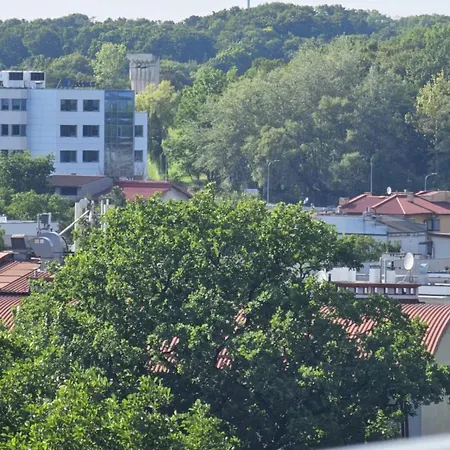 New Macedonska *