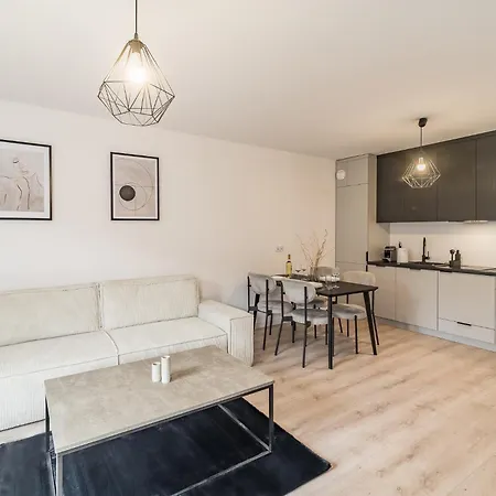 Apartment Grzegorzki - Balcony, Ac, Shops&tram Nearby - By Rentujemy