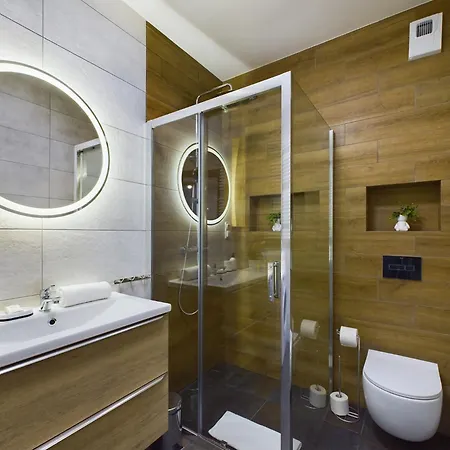 Exceptional With Parking By Renters *