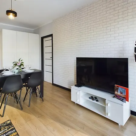 Exceptional With Parking By Renters Cracovia