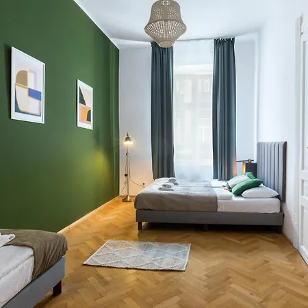 Apartment Staszica 7 *