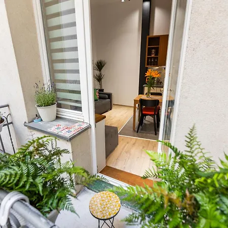 Vintage Bracka 6 Apartment