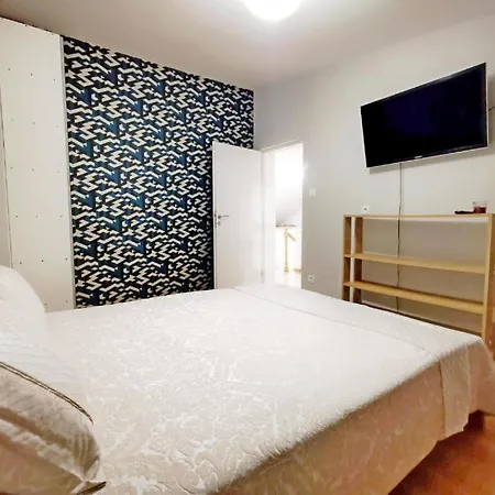 Guest House *