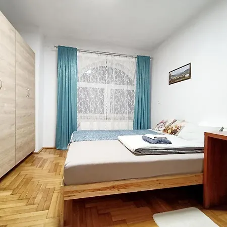 Guest House *