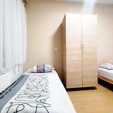 Guest House *