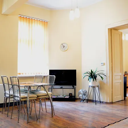 Caffe Latte, Center Apartment