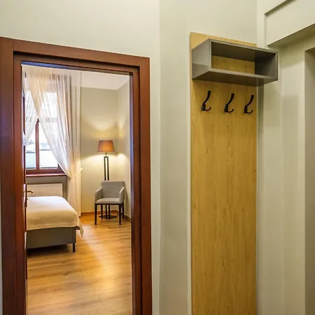Old Town Ac Main Raiway Station Apartment *
