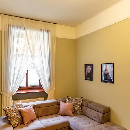 Old Town Ac Main Raiway Station Apartment *