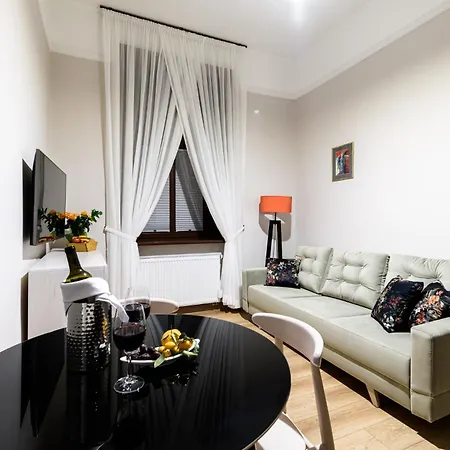 Old Town Ac Main Raiway Station Apartment *