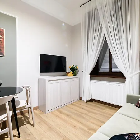 Old Town Ac Main Raiway Station Apartment