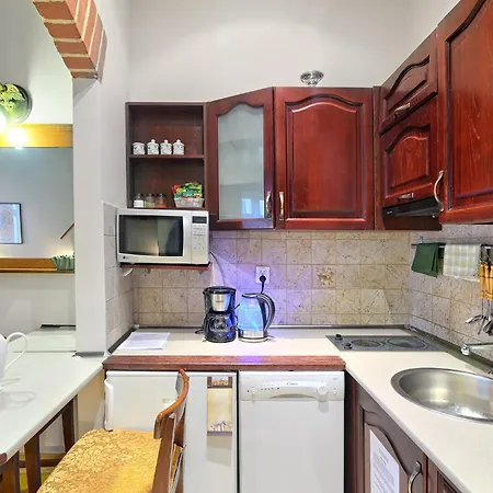 Knights&lords Apartment, Old Town Apartment