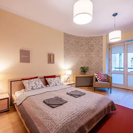 Apartment And Specious Two Bedrooms In The Old Town
