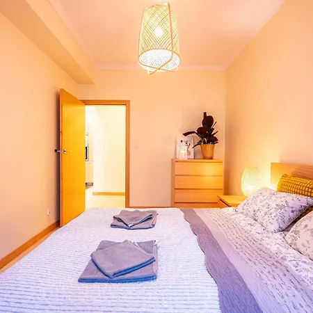 Apartment And Specious Two Bedrooms In The Old Town