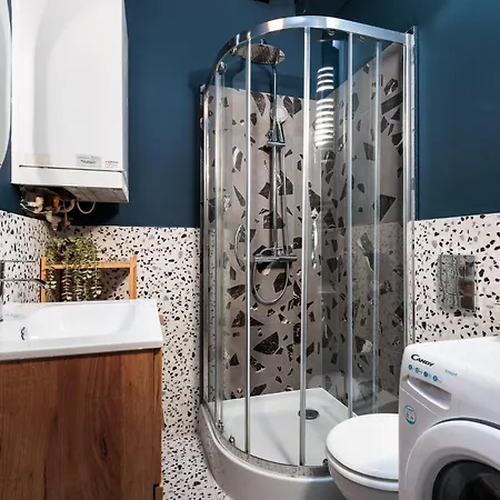 Retro Glamour With A Modern Edge - By Upstairs * Krakow