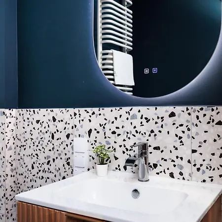 Retro Glamour With A Modern Edge - By Upstairs *